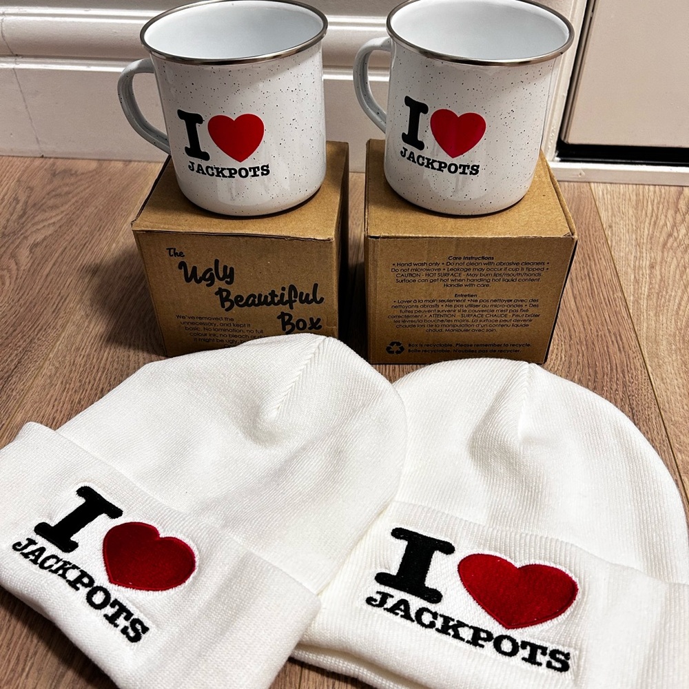 I love Jackpots Mug and Toque Set